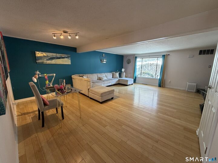 Property Photo: 81 Cliffside Drive A CT 06042