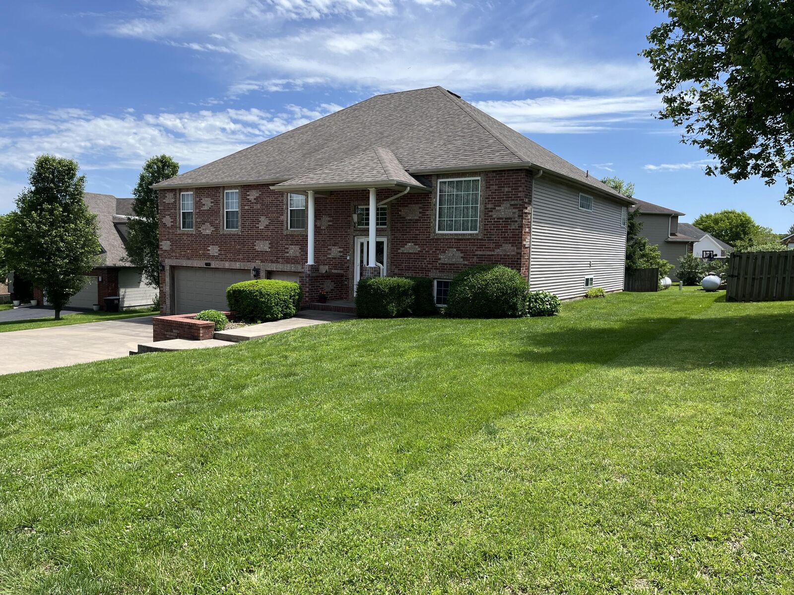 Property Photo: 1518 W Stagecoach Court MO 65714
