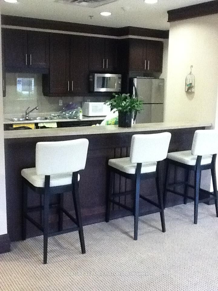 Property Photo:  18 Harding Boulevard 105  ON L4C 0T3 