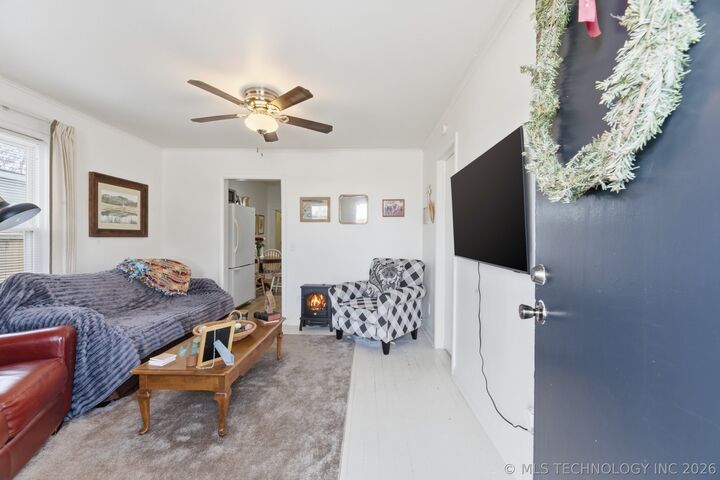 Property Photo:  108 E 5th Street  OK 74070 