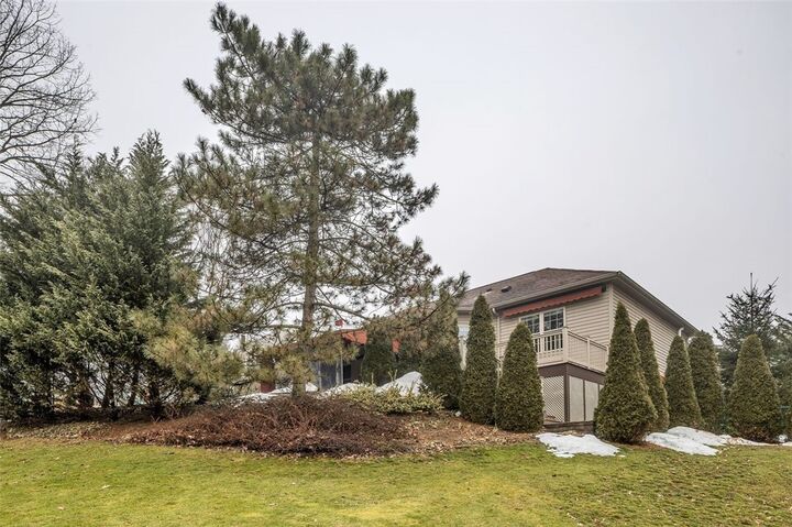 Property Photo: 420 Rolling Hills Rd PA 15042