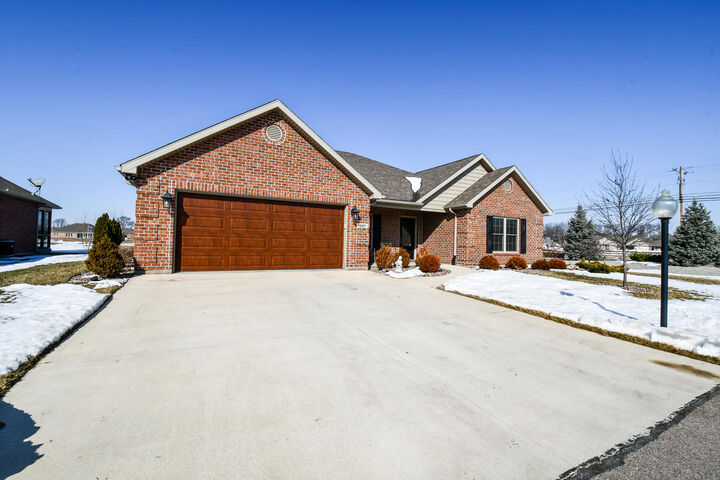 Property Photo:  607 W Bentley Circle  OH 45373 