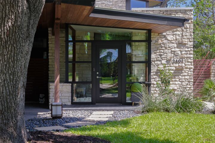 Property Photo:  2401 Jarratt Avenue  TX 78703 