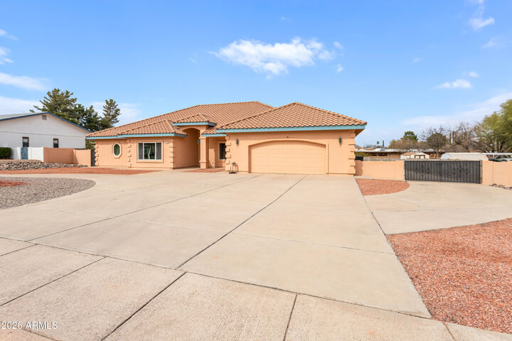 Property Photo:  1113 E Katherine Drive  AZ 85635 