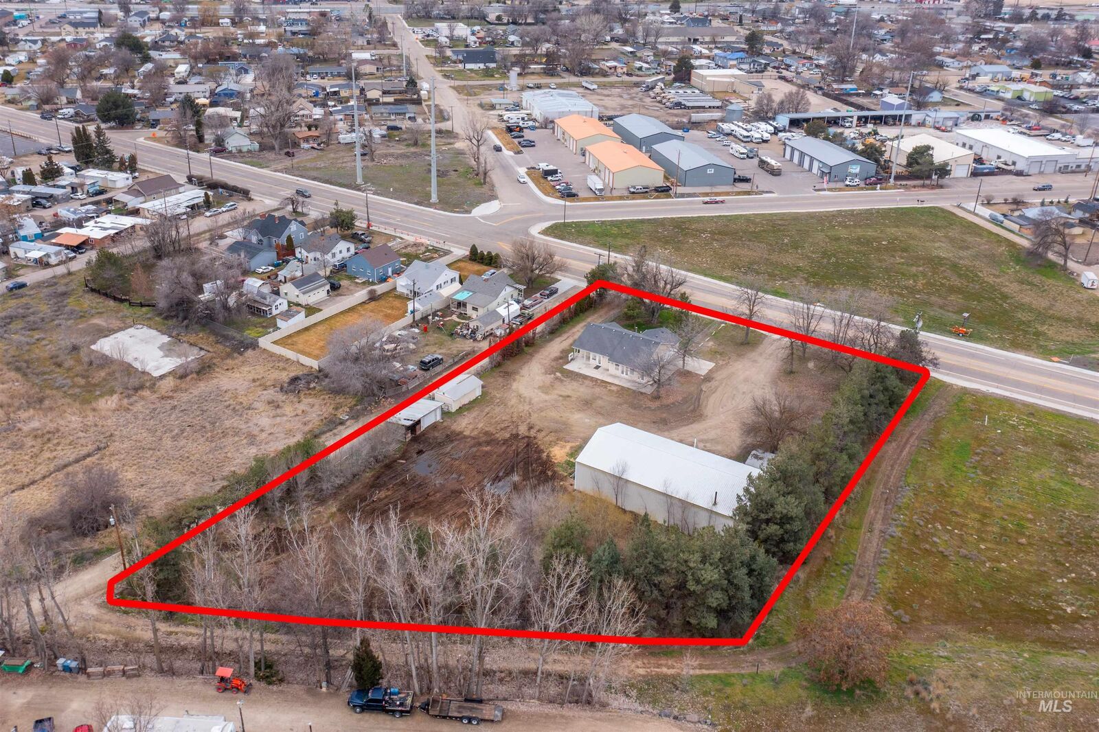 Property Photo:  1004 Illinois Ave  ID 83605 