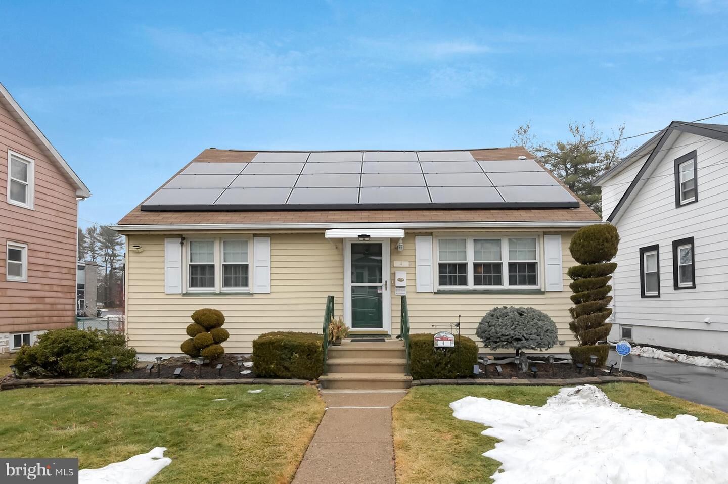 Property Photo:  4 New Hillcrest Avenue  NJ 08628 