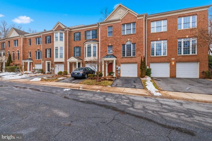 Property Photo:  133 Wootton Oaks Court  MD 20852 