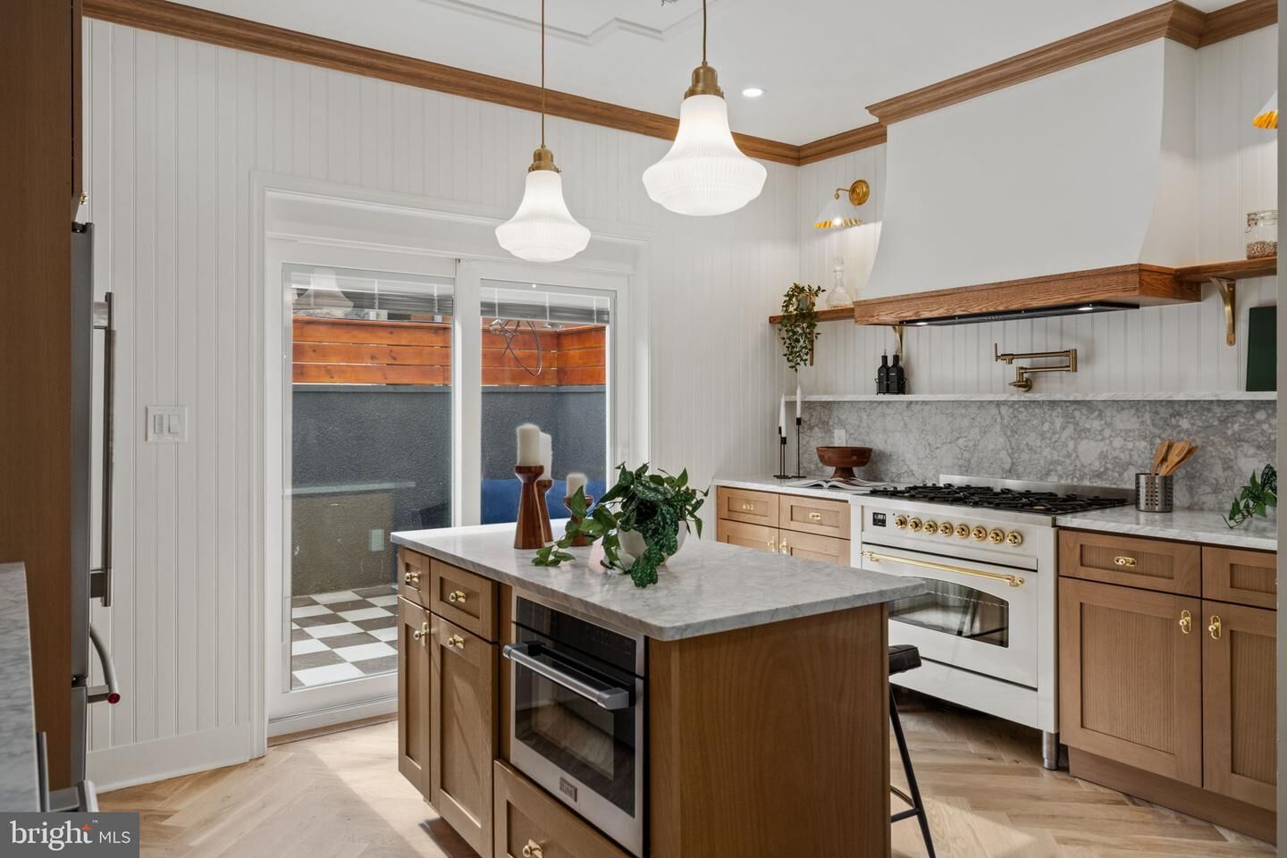 Property Photo:  914 Fernon Street  PA 19148 