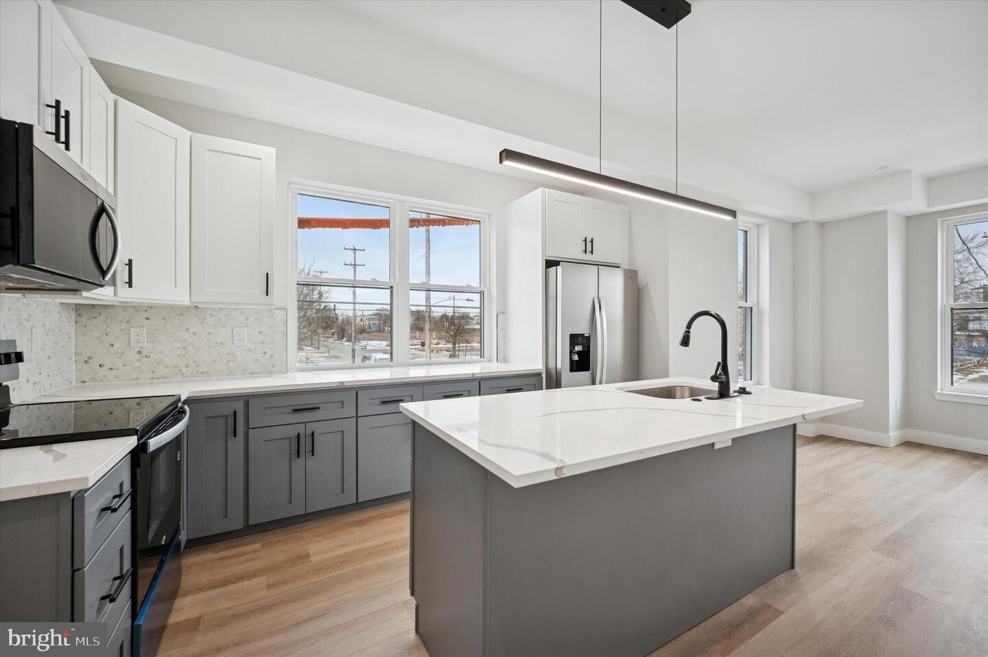 Property Photo:  214 W Cumberland Street  PA 19133 