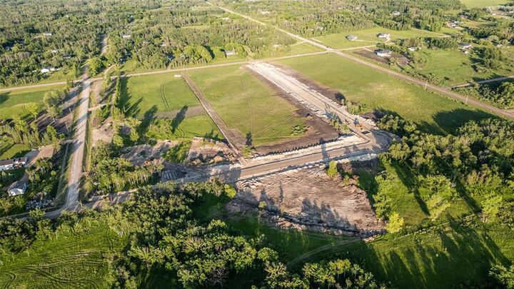 Property Photo:  37 Rudolf Street  MB R5G 2L5 