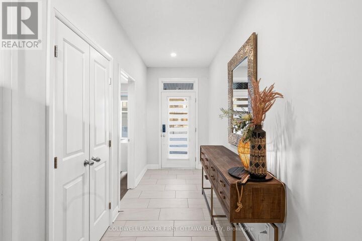 Property Photo: 54 Stanhope Court ON K2J 6S2