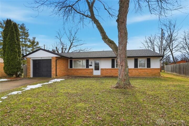 Property Photo: 17 Lawndale Court OH 45383