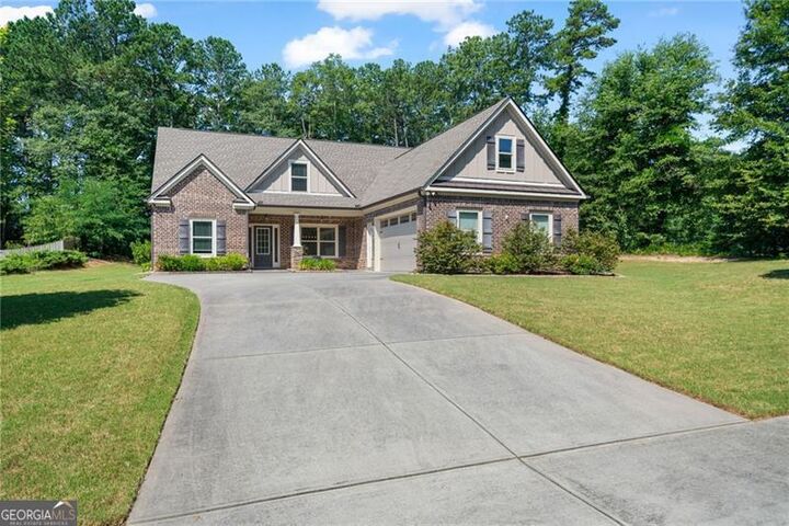 Property Photo: 902 Edgewater Drive GA 30052