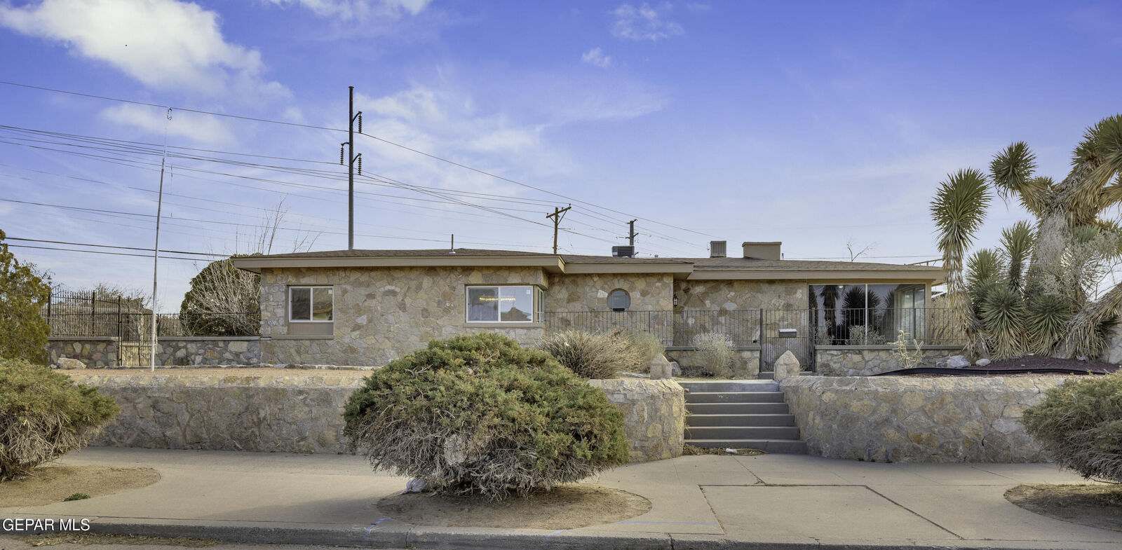 Property Photo:  2500 Hawley Circle Circle  TX 79903 