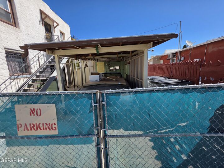 Property Photo: 72 S San Marcial Street TX 79905