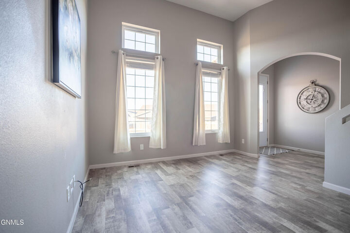 Property Photo:  3214 Kenner Loop  ND 58504 