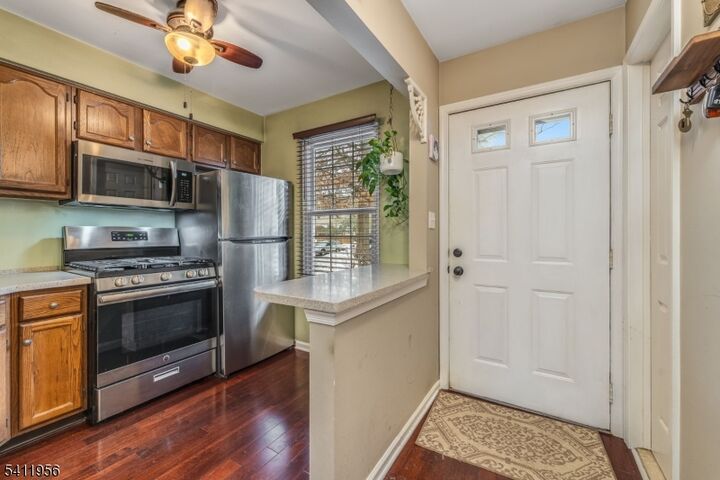 Property Photo:  16 Hancock Ct  NJ 08822 