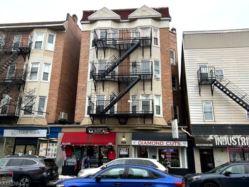 Property Photo:  239 Harrison Ave 1  NJ 07029 