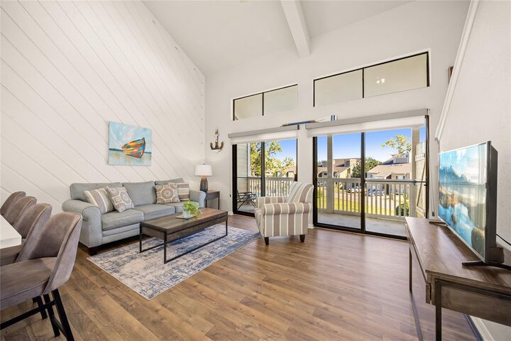 Property Photo:  108 April Point Drive S  TX 77356 