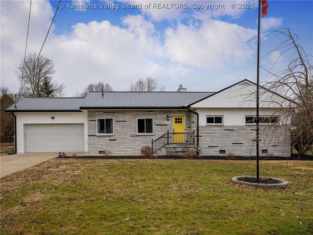 Property Photo:  138 Maplewood Estates  WV 25560 
