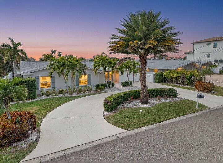 Property Photo:  136 Windward Island  FL 33767 