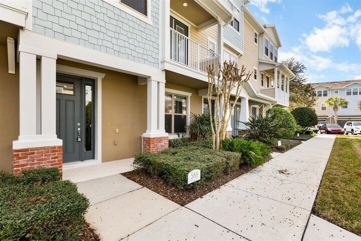 Property Photo: 588 Piazza Point FL 32765