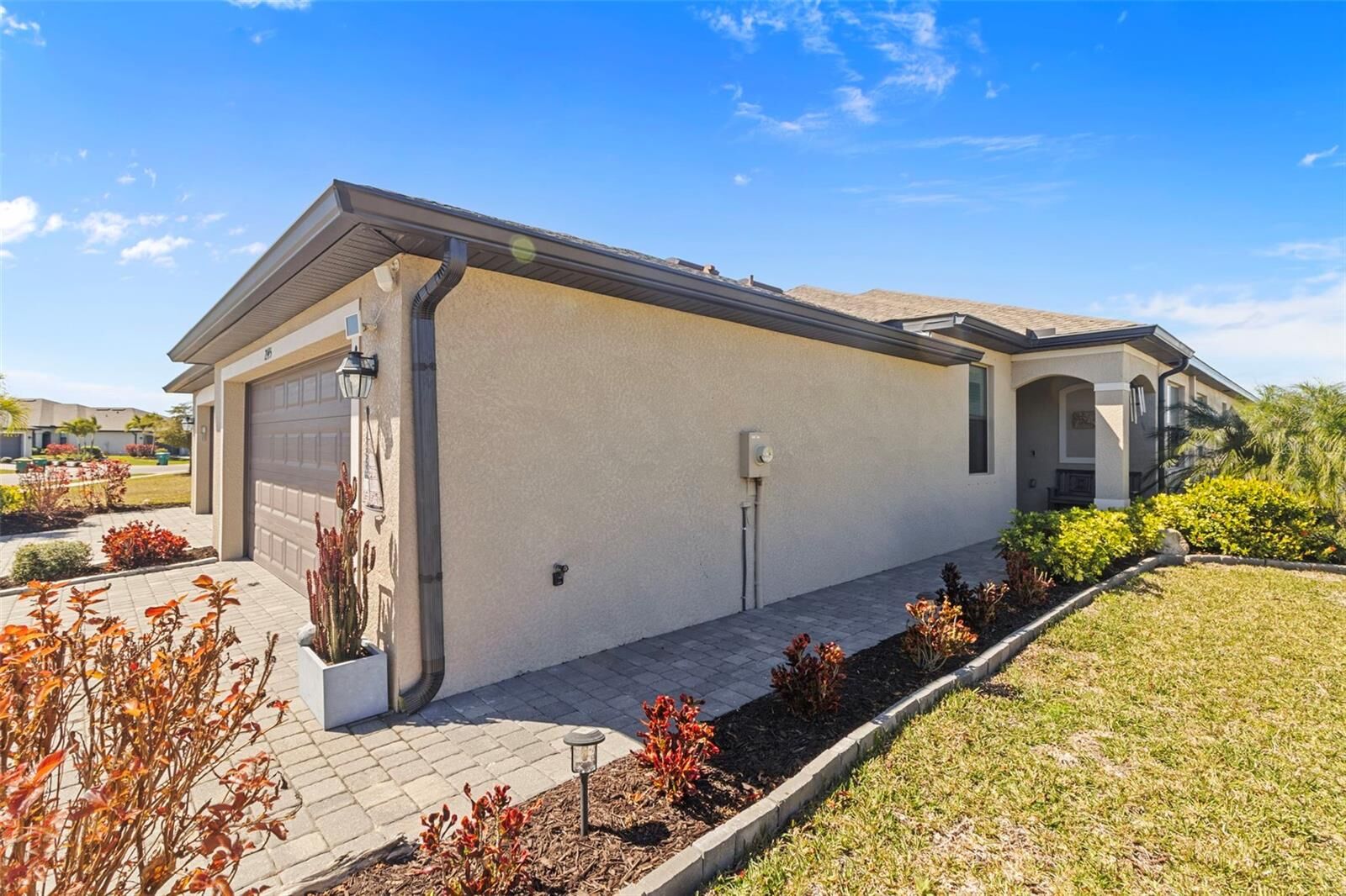 Property Photo:  2145 Bonito Way  FL 33953 