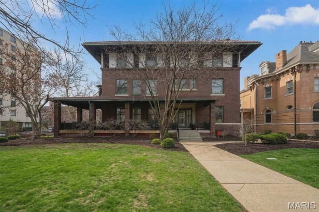 Property Photo:  4500 West Pine Boulevard  MO 63108 