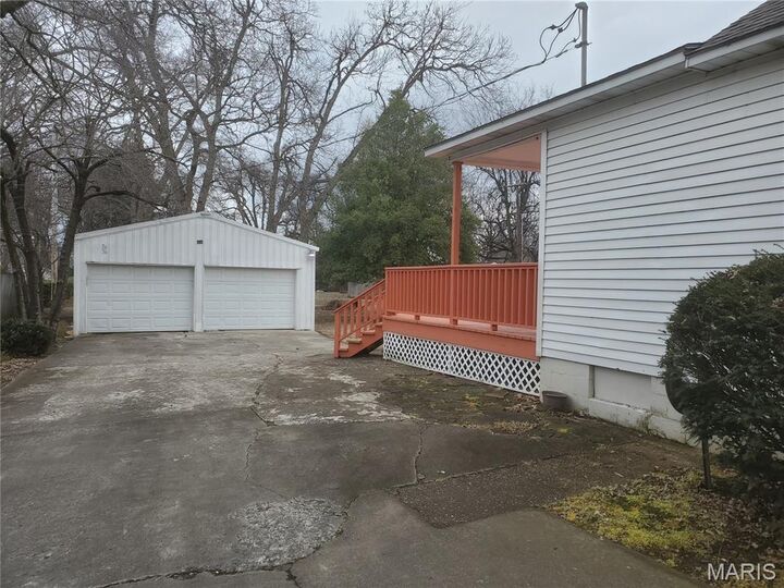 Property Photo:  1206 E Commercial  MO 63834 
