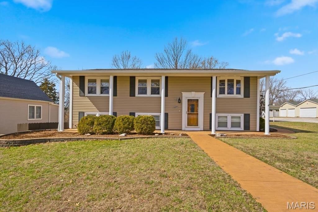 Property Photo:  637 N Virginia Avenue  MO 63025 