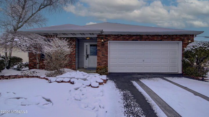 Property Photo:  83 Clubhouse Lane  NJ 07746 