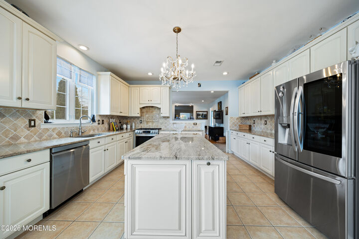 Property Photo:  15 Rodeo Drive  NJ 08527 