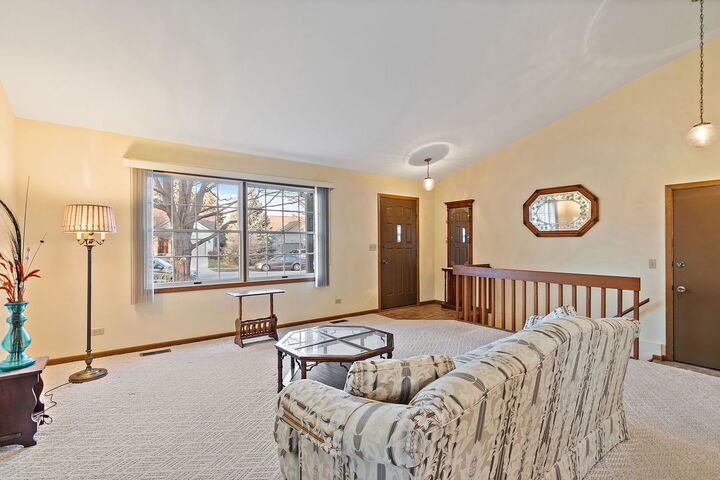 Property Photo:  682 Alice Place 682  IL 60123 