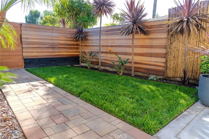 Property Photo:  21865 Jinetes  CA 92691 