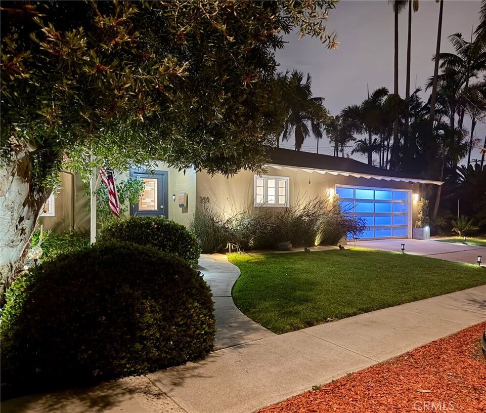 Property Photo: 250 Bucknell Rd CA 92626