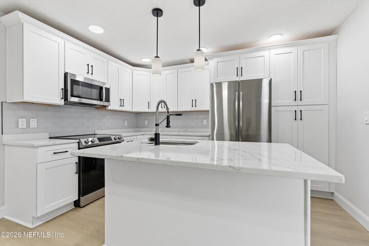 Property Photo:  10407 Bigtree Circle W  FL 32257 