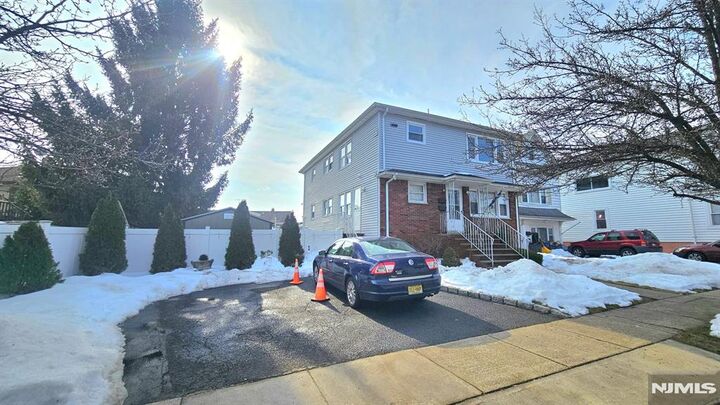 Property Photo:  29 Bryant Place 2  NJ 07644 