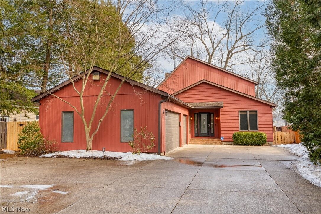 Property Photo:  4387 Point Comfort Drive  OH 44319 