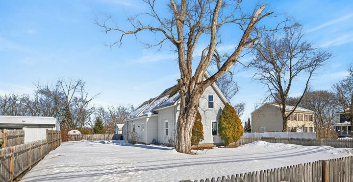Property Photo:  185 Mast Road  NH 03102 