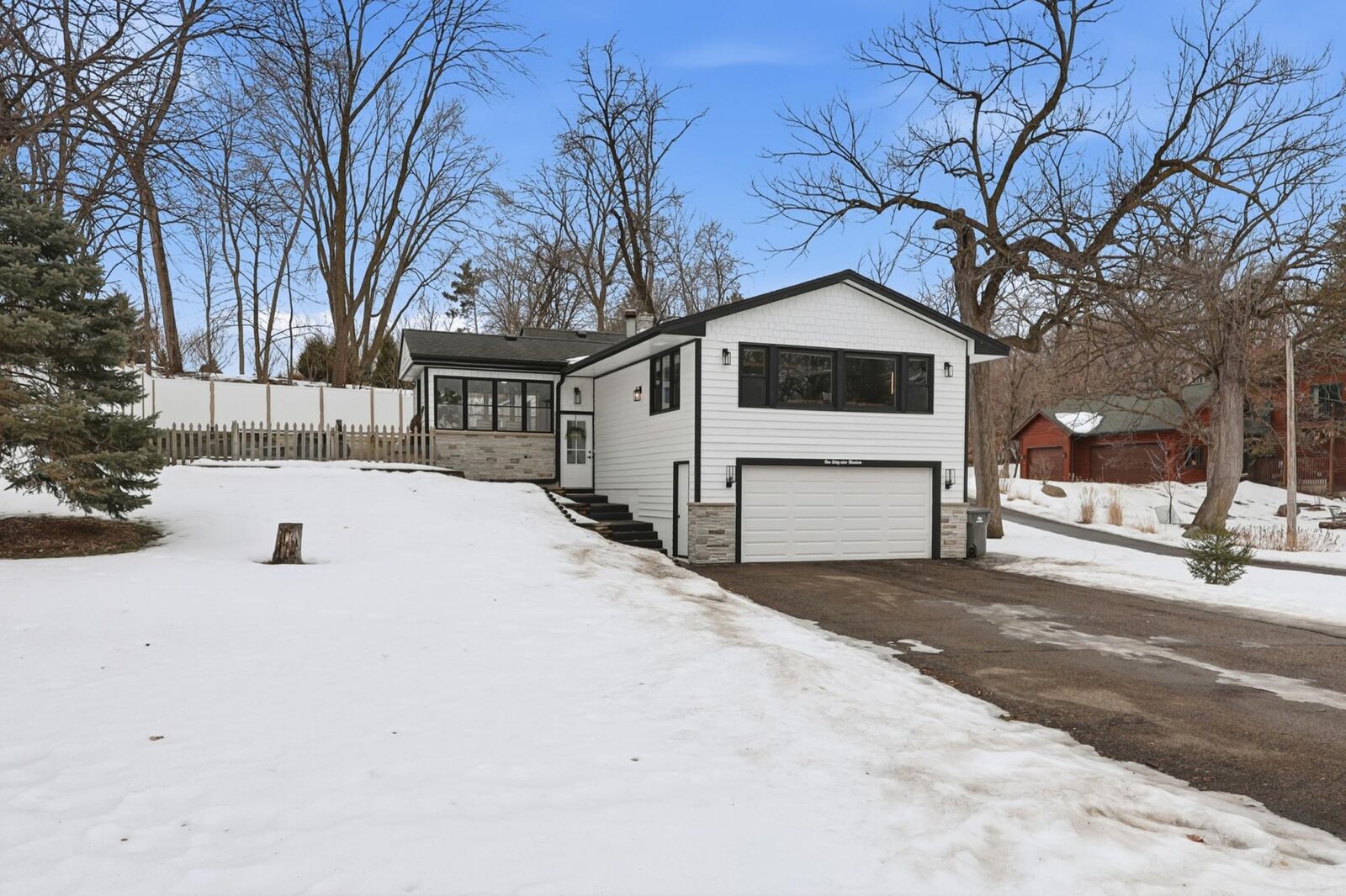 Property Photo: 16919 Cottage Grove Avenue MN 55391