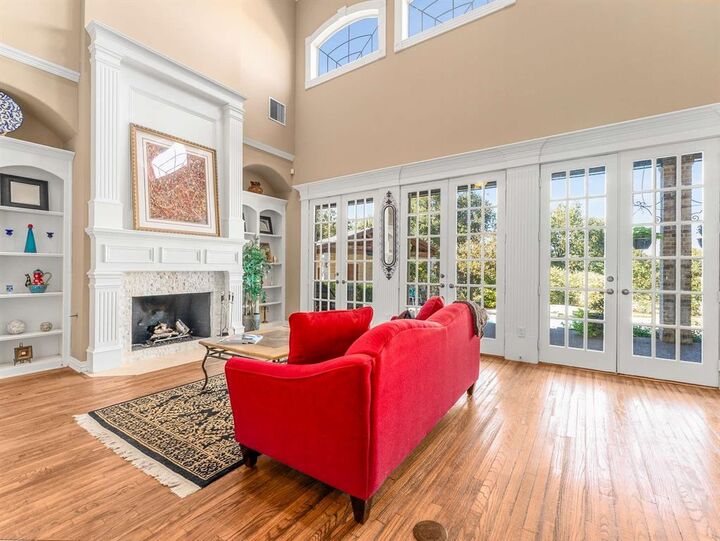 Property Photo:  550 N Peytonville Avenue  TX 76092 