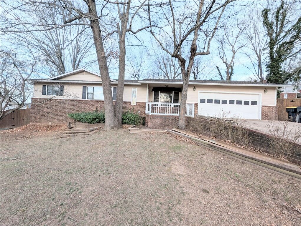 Property Photo: 107 Arbor Drive AR 72601