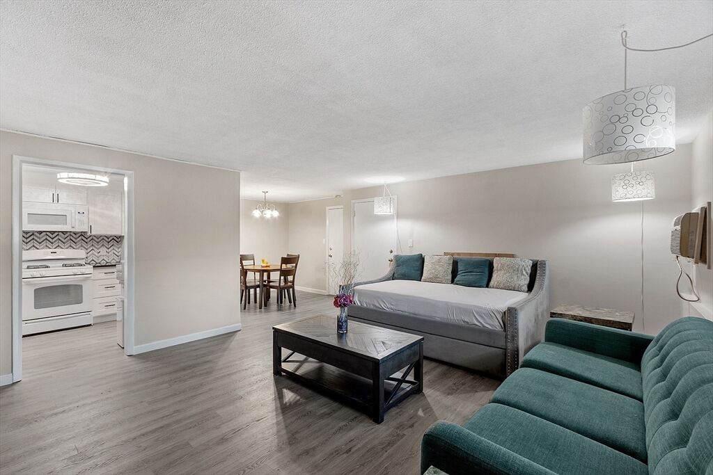 Property Photo:  295 Pawtucket Blvd 7  MA 01854 