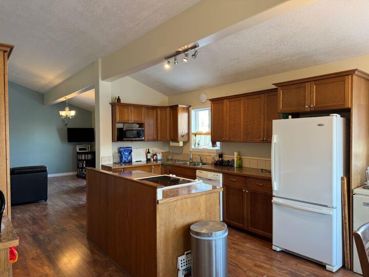 Property Photo: 11404 105 Avenue AB T0H 1L0