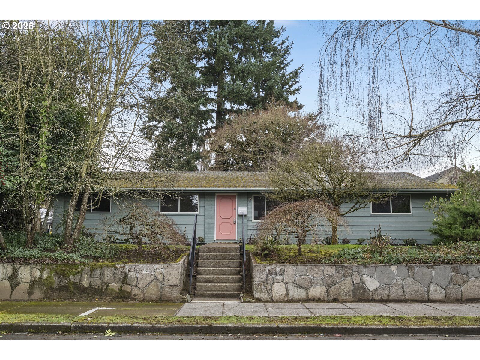 Property Photo:  1820 N Prescott St  OR 97217 