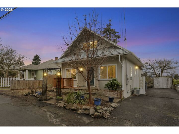 Property Photo: 515 Pearl St OR 97045