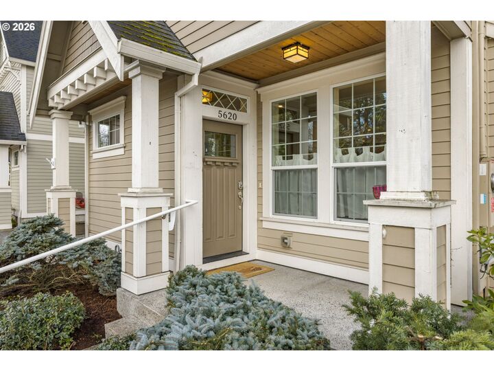 Property Photo: 5620 N Hudson St OR 97203