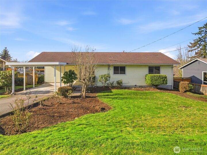 Property Photo: 24905 21st Avenue S WA 98032