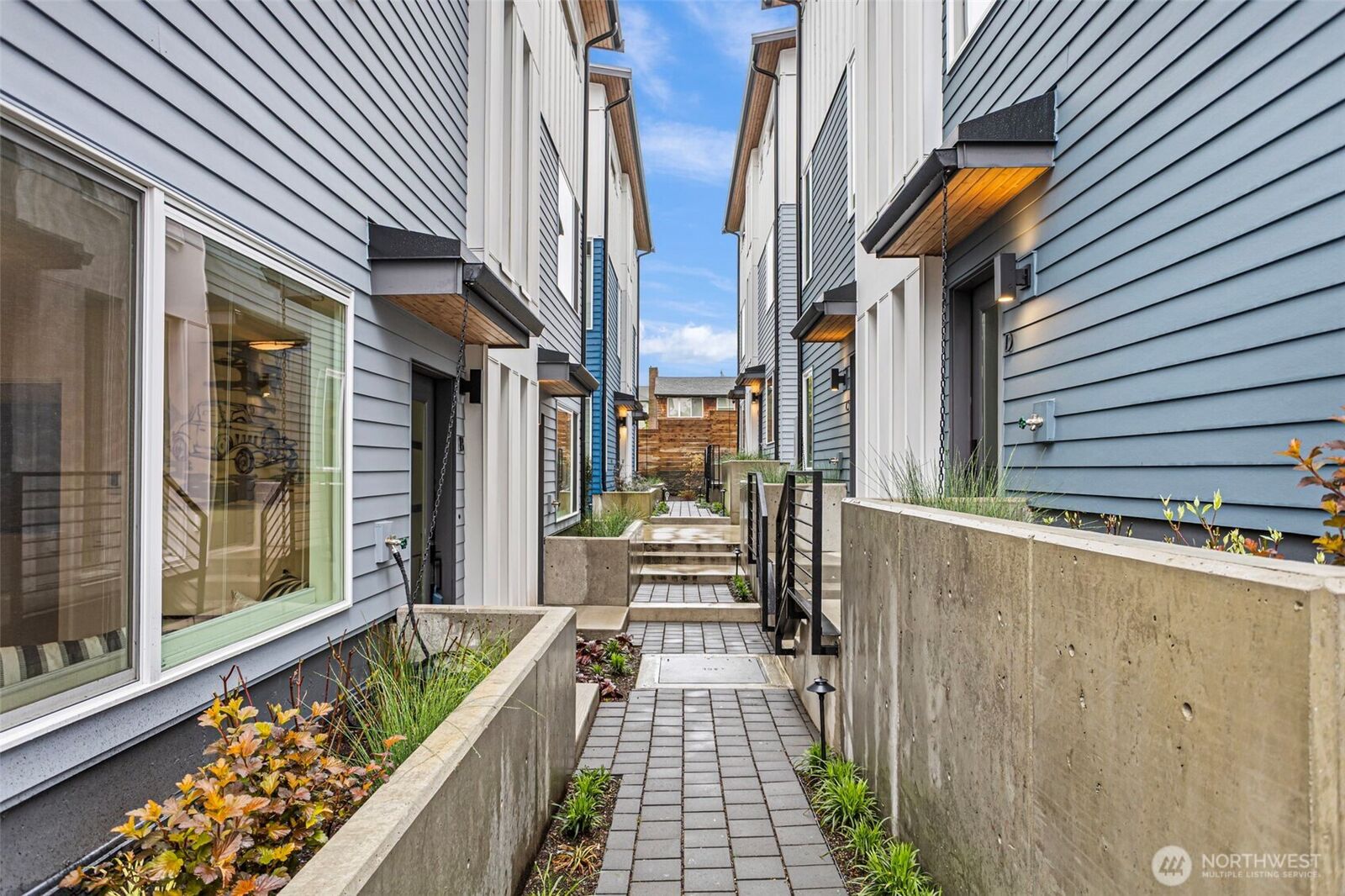 Property Photo:  2527  29th Avenue S B  WA 98144 