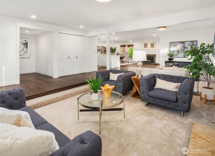 Property Photo:  20  Cascade Key  WA 98006 